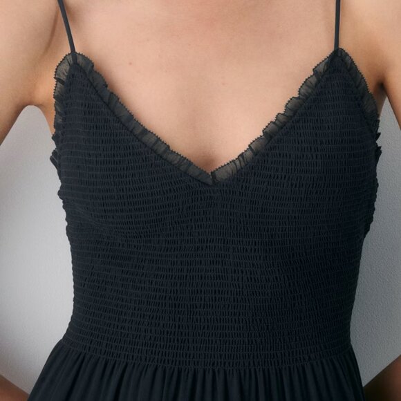 ARITZIA DRESS - Picture 3 of 5